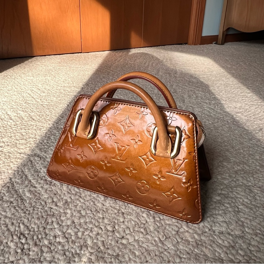 Louis Vuitton Vernis Monogram Mini Forsyth